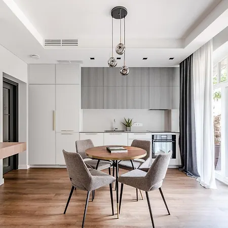Luxurious In Old Town By Reside Baltic *