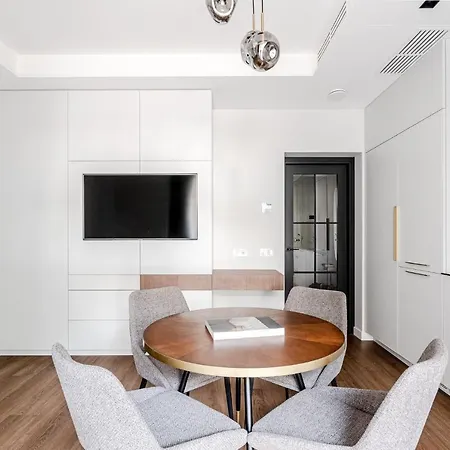 Апартаменты Luxurious In Old Town By Reside Baltic