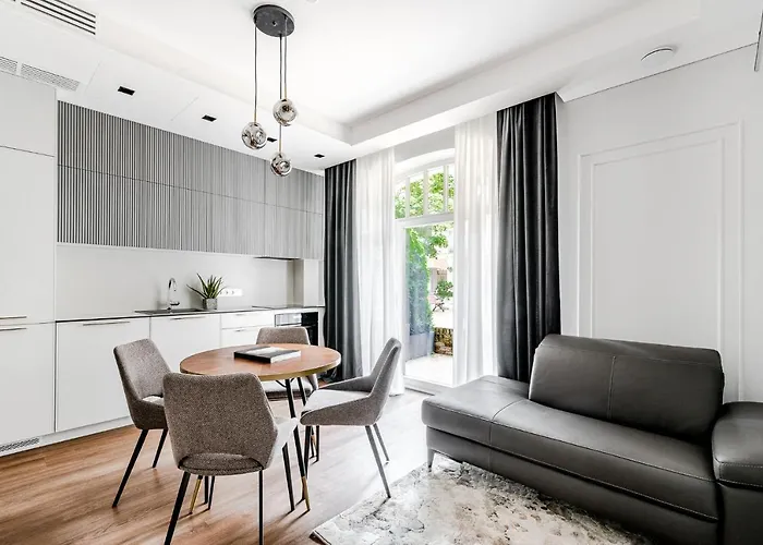 Luxurious In Old Town By Reside Baltic ヴィリニュス